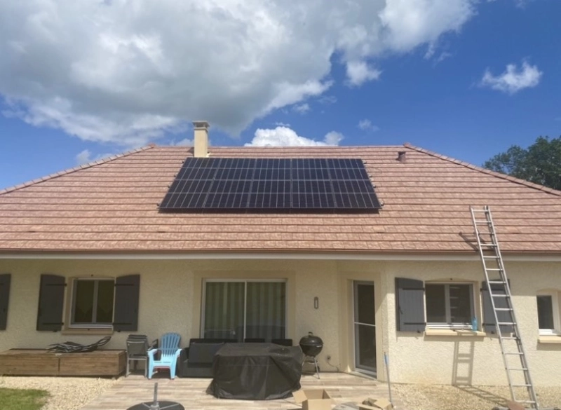 Installation Complète de Panneaux Photovoltaïques à La Guiche : Optez pour l'Énergie Solaire