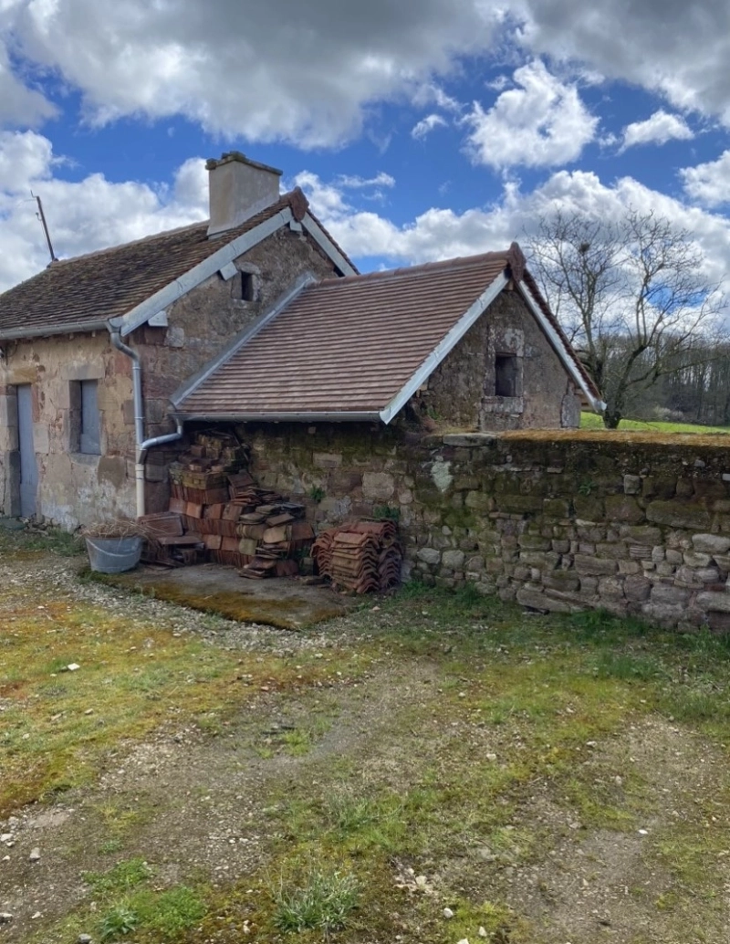 Réfection Totale de la Toiture d'un Four à Pain à Saint-Berain-sous-Sanvignes